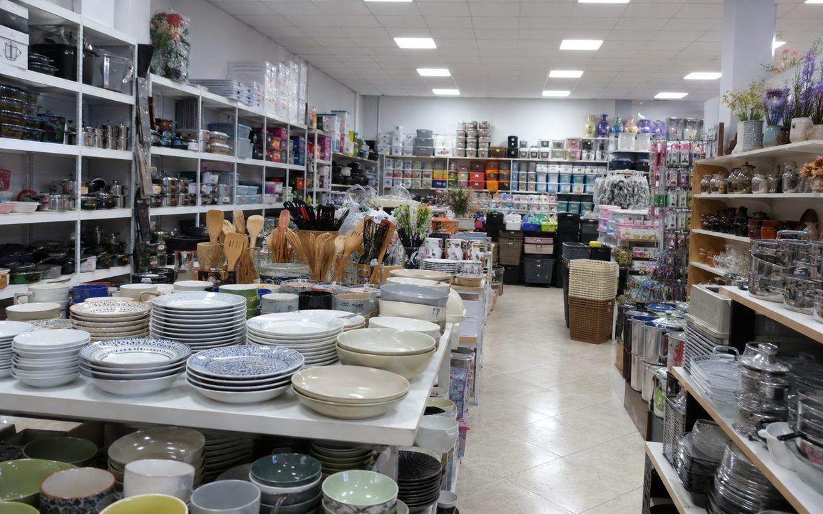 Interior de bazar chino en A Coruna
