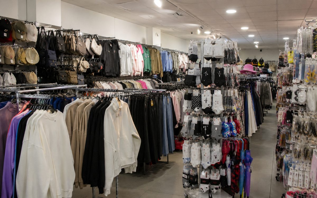 Interior de bazar chino en Calp